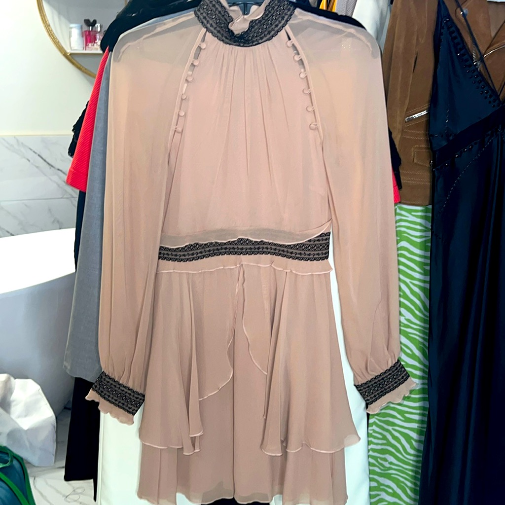 Chic Long Sleeve Beige Dress With Black Accents